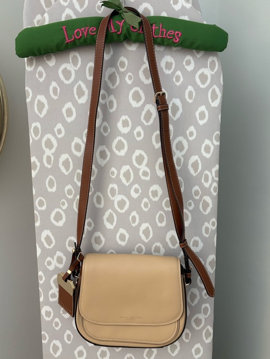 Marc Jacobs Handbags - Marc Jacobs Beige and Brown Leather Crossbody Saddle Bag